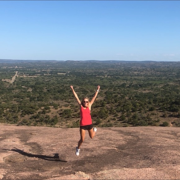 Meet your Posher, Rachel - Picture 2 of 2